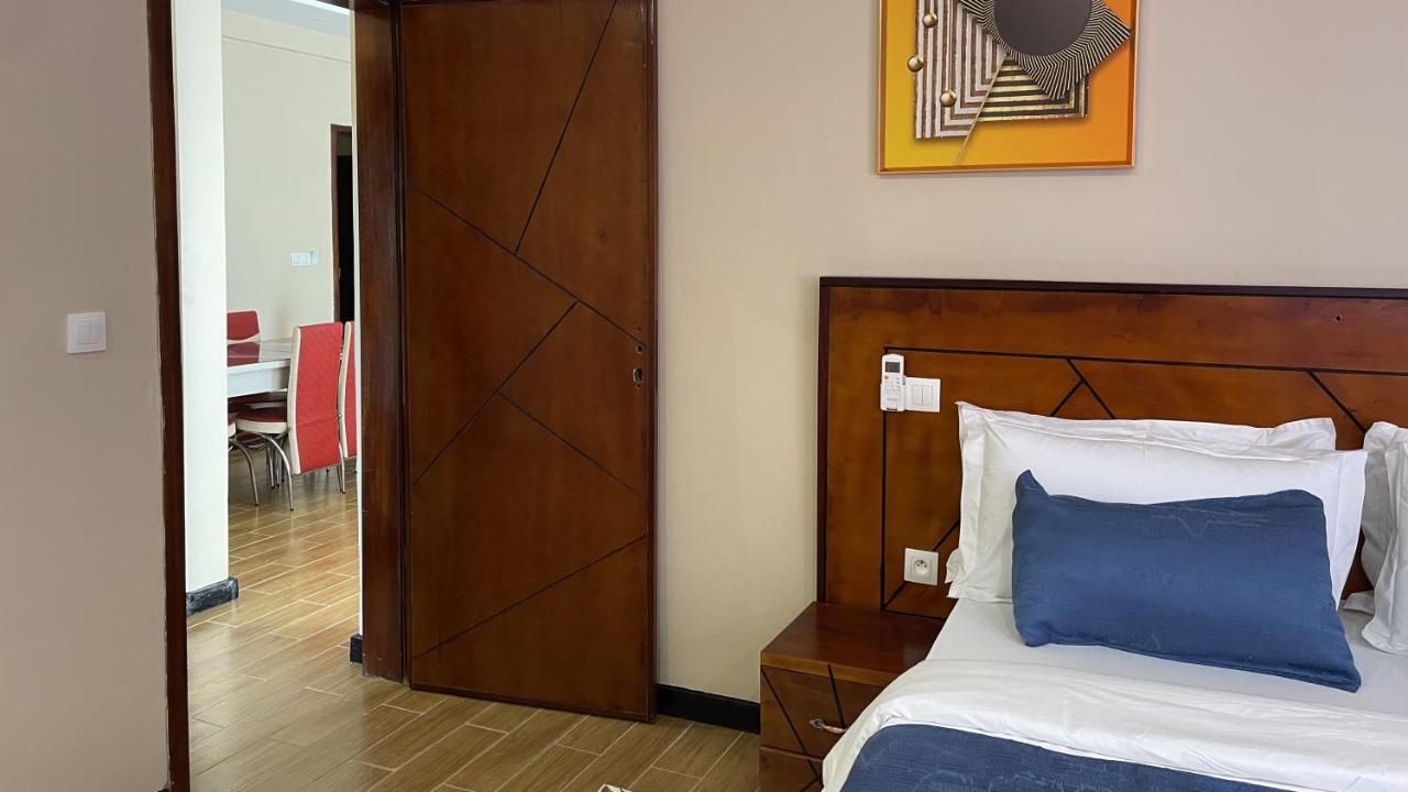 Sky Kenako Hotel Kribi Eksteriør bilde