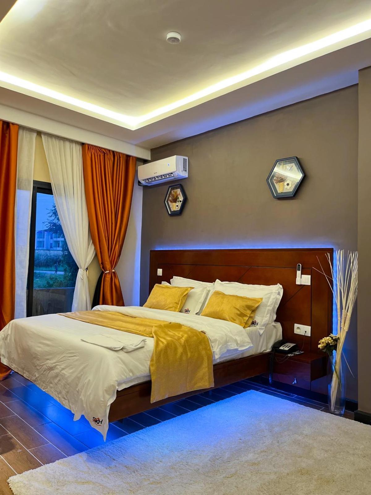 Sky Kenako Hotel Kribi Eksteriør bilde