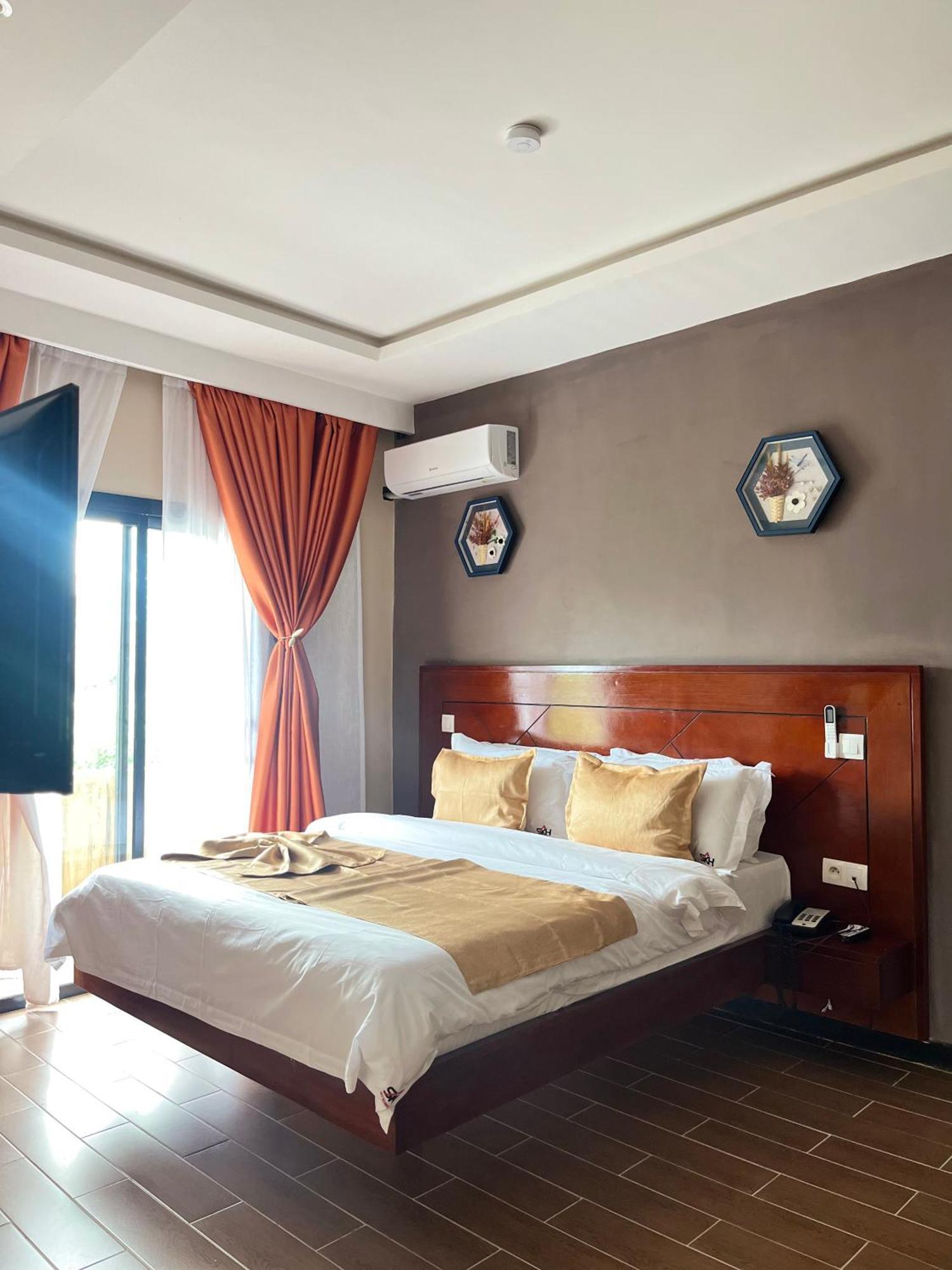 Sky Kenako Hotel Kribi Eksteriør bilde